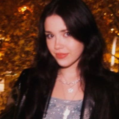 Photo of Emily MacLean, English student at the University of Bristol